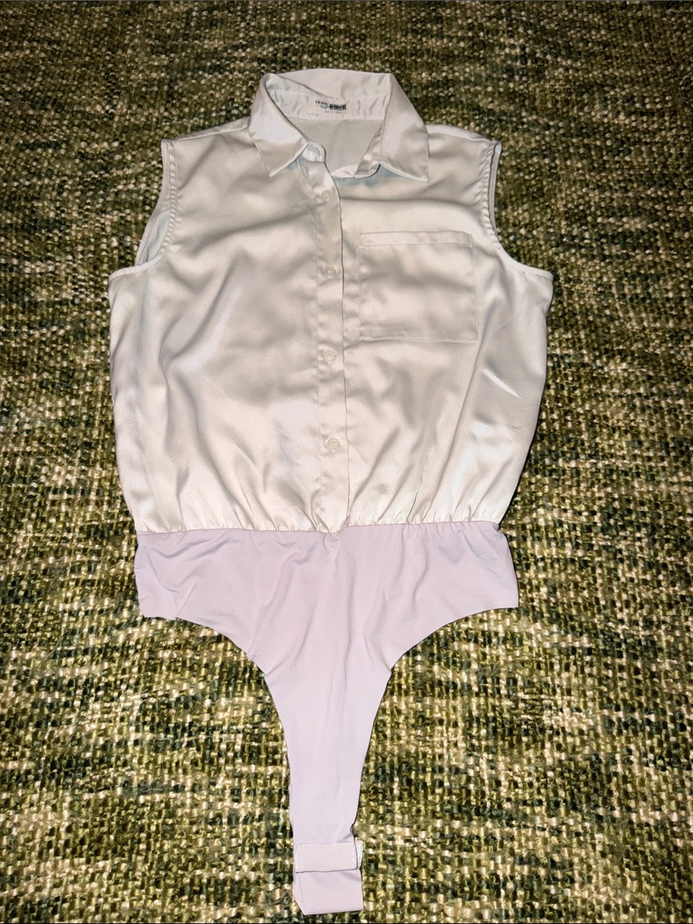 New beige sleeveless shirt-style bodysuit from 4th & Reckless, size S.